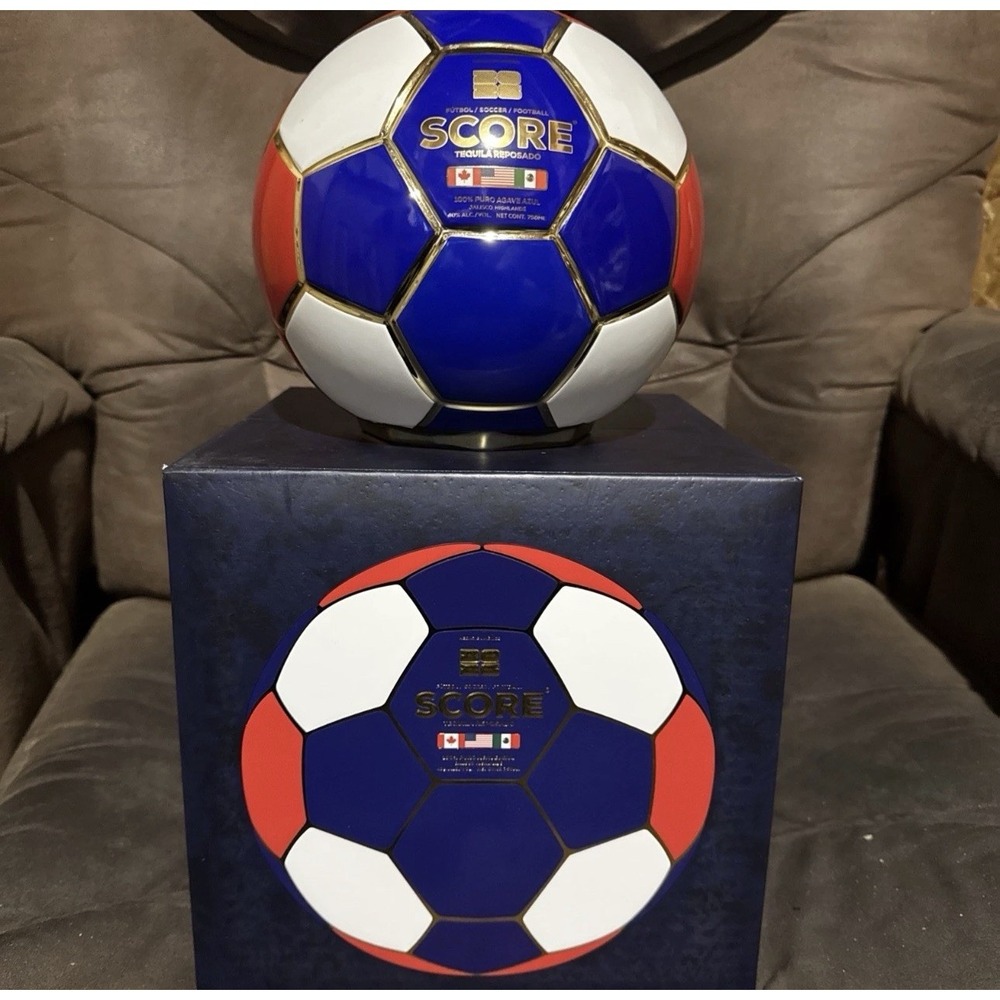 2026 FIFA WORLD CUP SOCCER SCORE TEQUILA GLASS BOTTLE in USA COLLECTOR CASE
